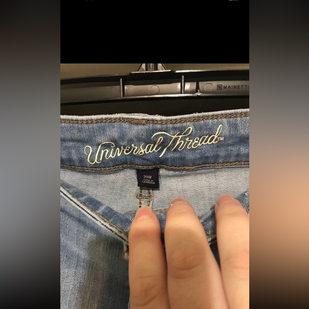 Universal Thread jeans. - Picture 2 of 5